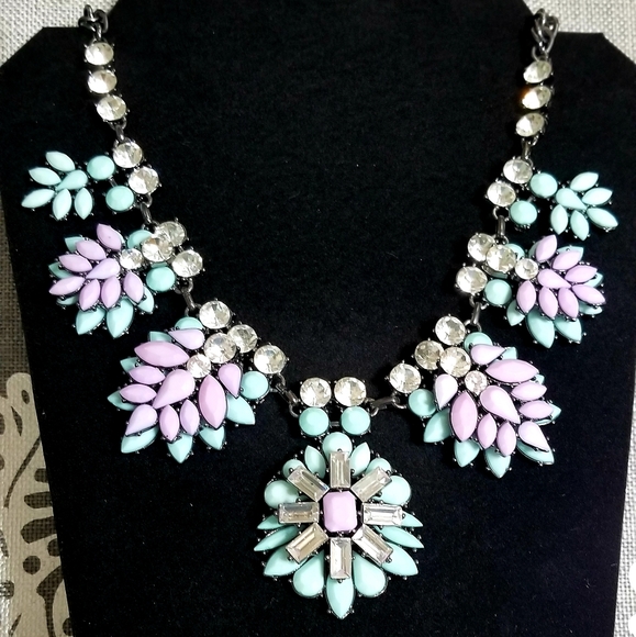 Joan Rivers Flower Statement Necklace/Jewelry NWT Over $80 Value! - Picture 5 of 5